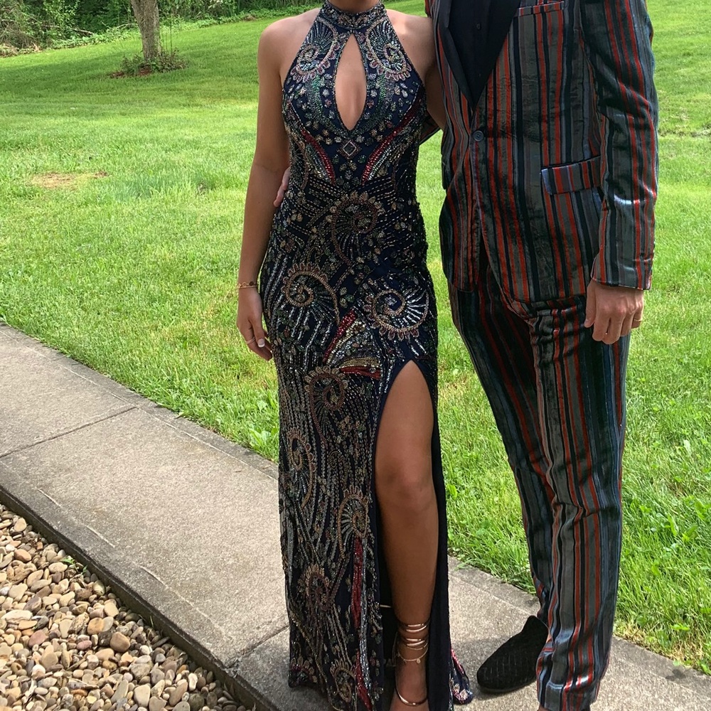 SHERRI HILL SIZE 2 GOWN